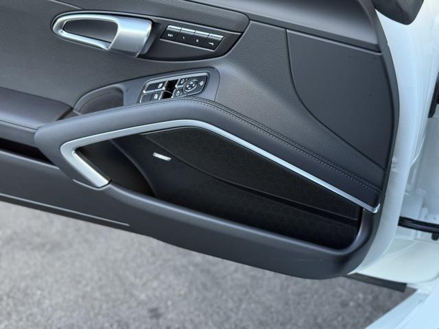 Photo of 2025 White Porsche 718 Cayman