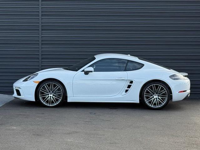Photo of 2025 White Porsche 718 Cayman