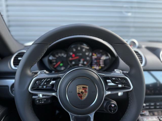Photo of 2025 White Porsche 718 Cayman