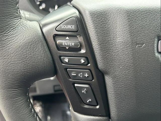 Photo of 2025 Glacier White Nissan Frontier
