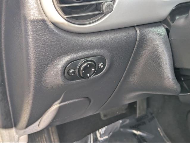 Photo of 2005 Cool Vanilla Clearcoat Chrysler PT Cruiser
