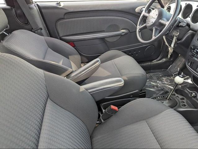 Photo of 2005 Cool Vanilla Clearcoat Chrysler PT Cruiser