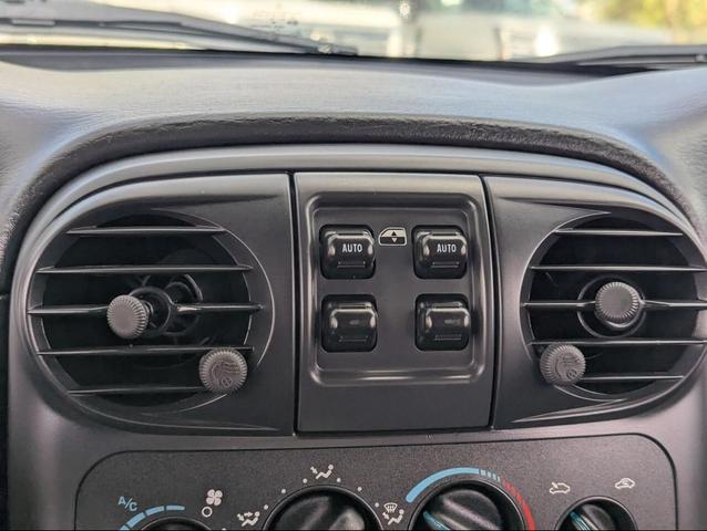 Photo of 2005 Cool Vanilla Clearcoat Chrysler PT Cruiser