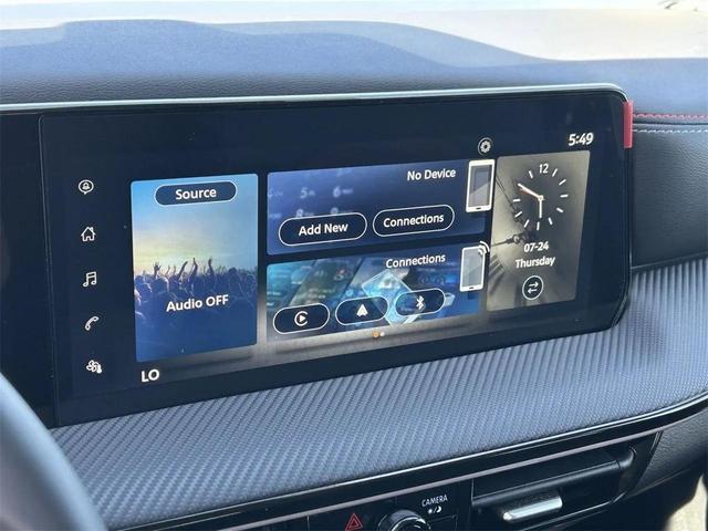 Photo of 2025 Super Black Nissan Kicks