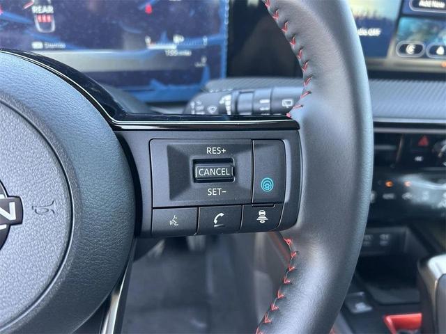 Photo of 2025 Super Black Nissan Kicks