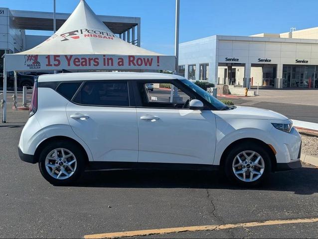 Photo of 2023 Snow White Pearl Kia Soul