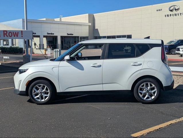 Photo of 2023 Snow White Pearl Kia Soul