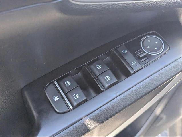 Photo of 2023 Snow White Pearl Kia Soul