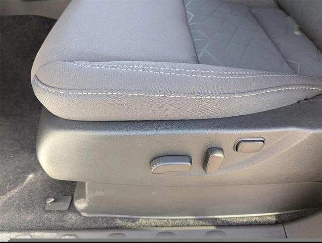 Photo of 2025 Glacier White Nissan Frontier
