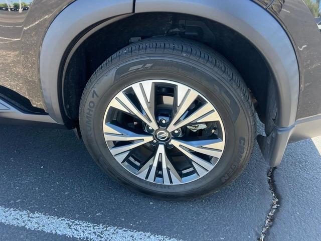 Photo of 2021 Super Black Nissan Rogue