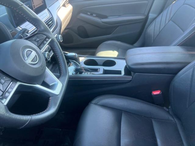 Photo of 2024 Pearl White Tricoat Nissan Altima