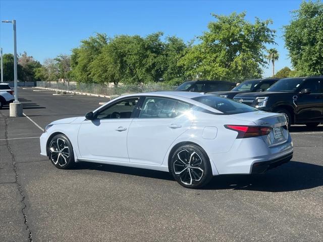 Photo of 2024 Pearl White Tricoat Nissan Altima