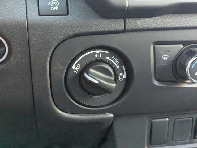Photo of 2025 Glacier White Nissan Frontier