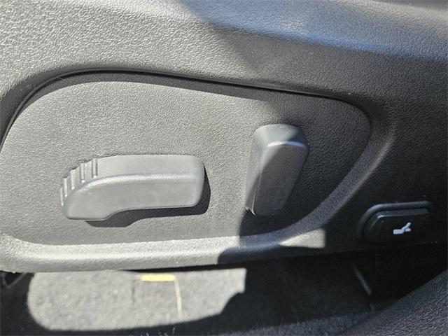 Photo of 2018 Crystal White Pearl Subaru Forester