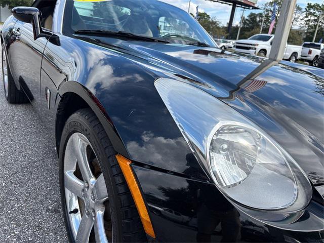 Photo of 2006 Mysterious (Black) Pontiac Solstice