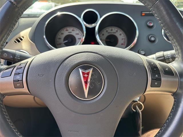 Photo of 2006 Mysterious (Black) Pontiac Solstice