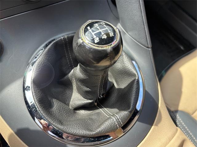 Photo of 2006 Mysterious (Black) Pontiac Solstice