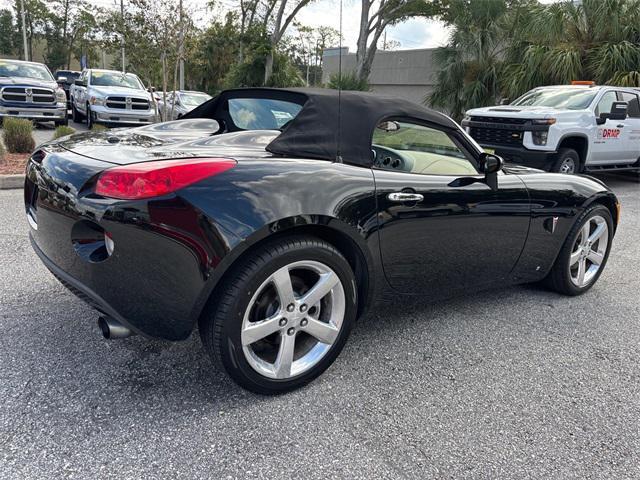 Photo of 2006 Mysterious (Black) Pontiac Solstice