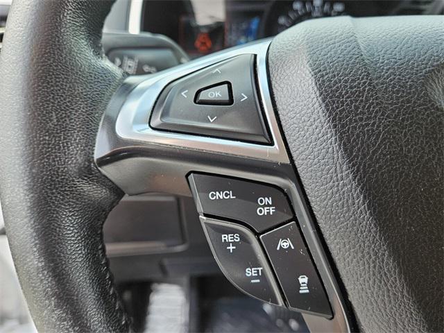 Photo of 2021 Oxford White Ford Edge