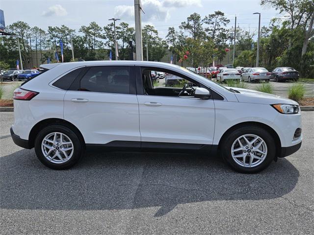 Photo of 2021 Oxford White Ford Edge