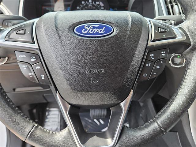 Photo of 2021 Oxford White Ford Edge
