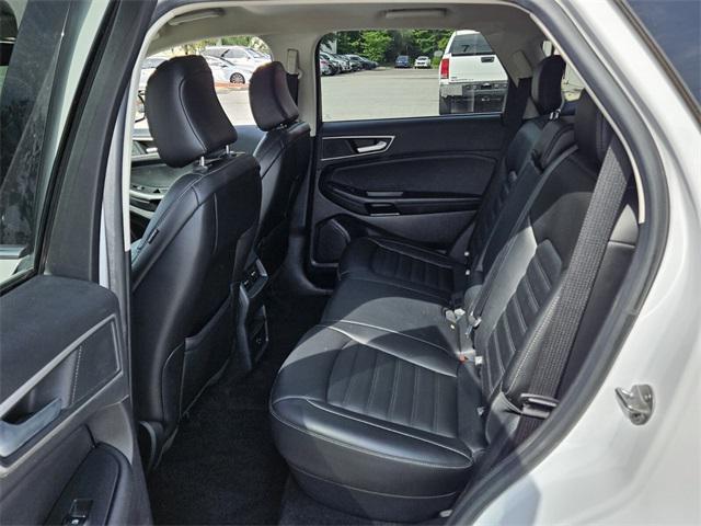 Photo of 2021 Oxford White Ford Edge