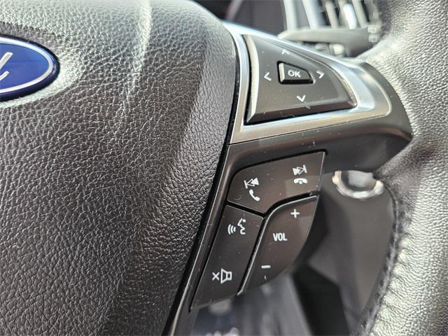 Photo of 2021 Oxford White Ford Edge