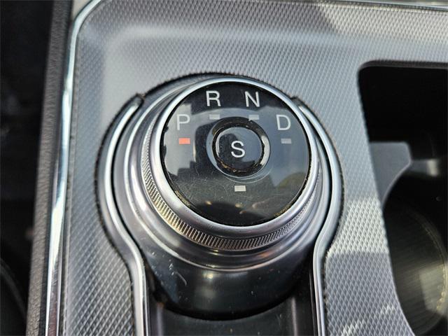 Photo of 2021 Oxford White Ford Edge