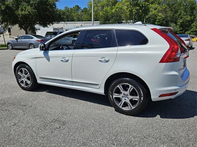 Photo of 2014 White Volvo XC60