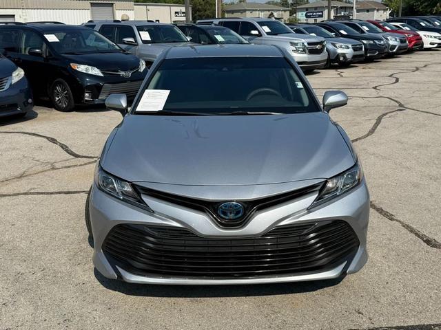 Photo of 2018 Celestial Silver Metallic Toyota Camry Hybrid