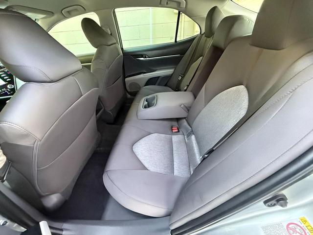 Photo of 2018 Celestial Silver Metallic Toyota Camry Hybrid