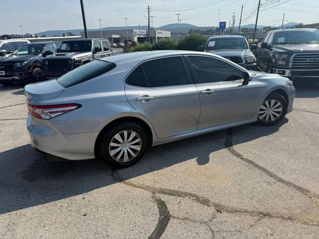 Photo of 2018 Celestial Silver Metallic Toyota Camry Hybrid