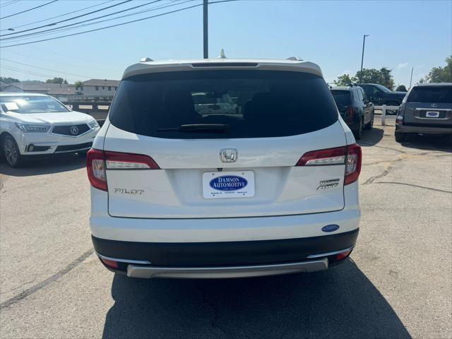 Photo of 2019 White Diamond Pearl Honda Pilot
