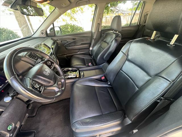 Photo of 2019 White Diamond Pearl Honda Pilot