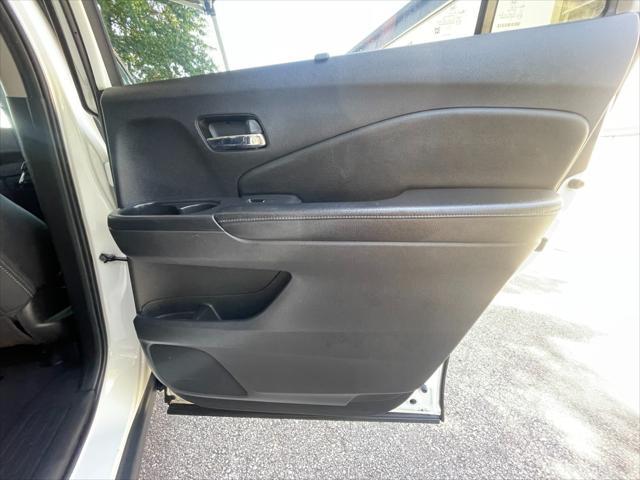 Photo of 2019 White Diamond Pearl Honda Pilot