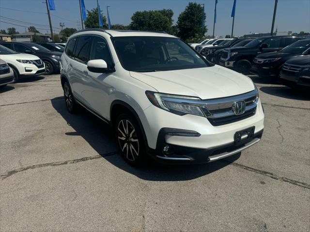 Photo of 2019 White Diamond Pearl Honda Pilot