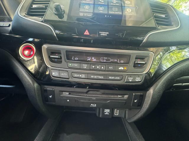 Photo of 2019 White Diamond Pearl Honda Pilot