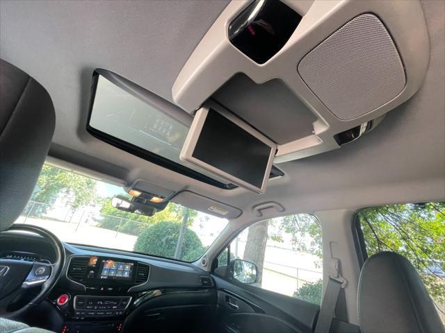 Photo of 2019 White Diamond Pearl Honda Pilot
