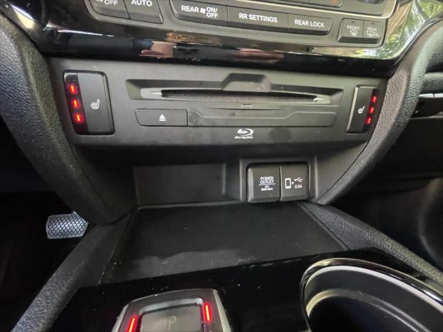 Photo of 2019 White Diamond Pearl Honda Pilot