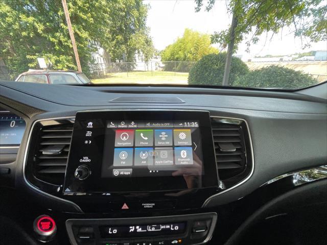 Photo of 2019 White Diamond Pearl Honda Pilot