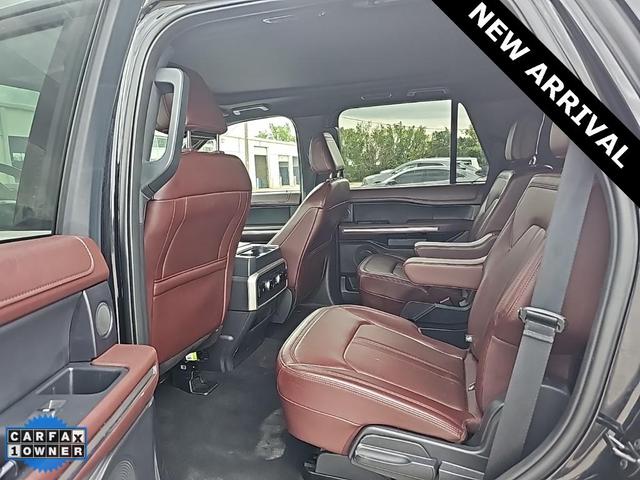 Photo of 2024 Agate Black Metallic Ford Expedition