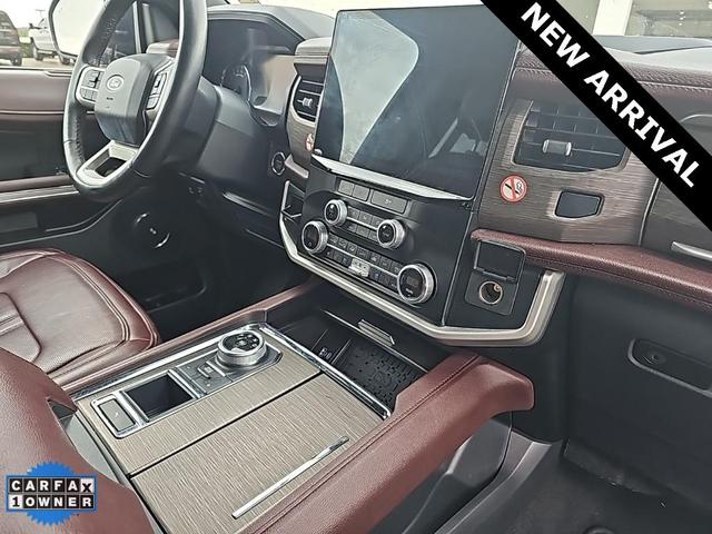Photo of 2024 Agate Black Metallic Ford Expedition