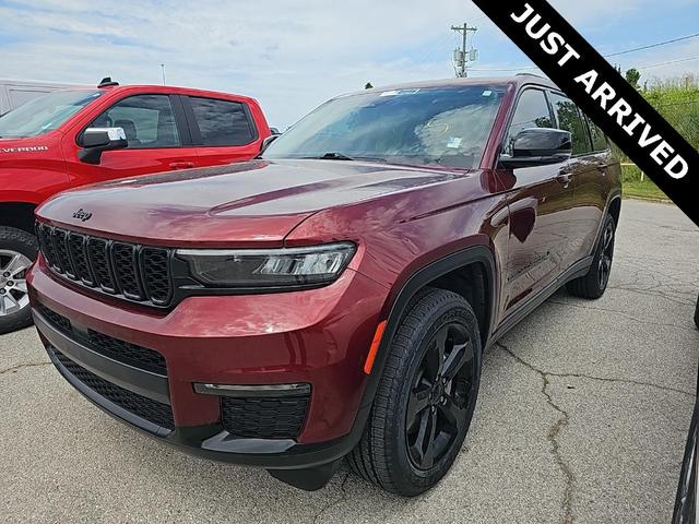 Photo of 2022 Velvet Red Pearlcoat Jeep Grand Cherokee L