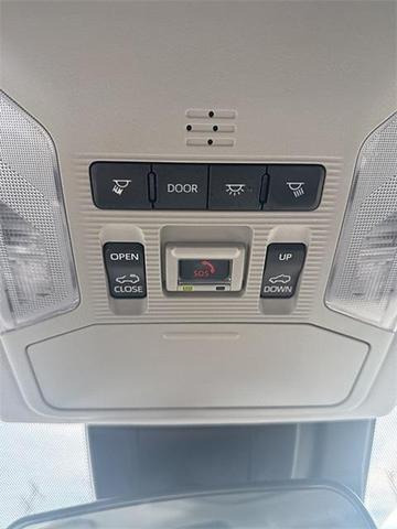 Photo of 2022 Pearl Toyota RAV4