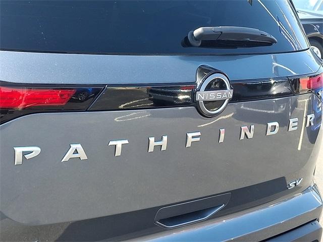 Photo of 2022 Gun Metallic Nissan Pathfinder