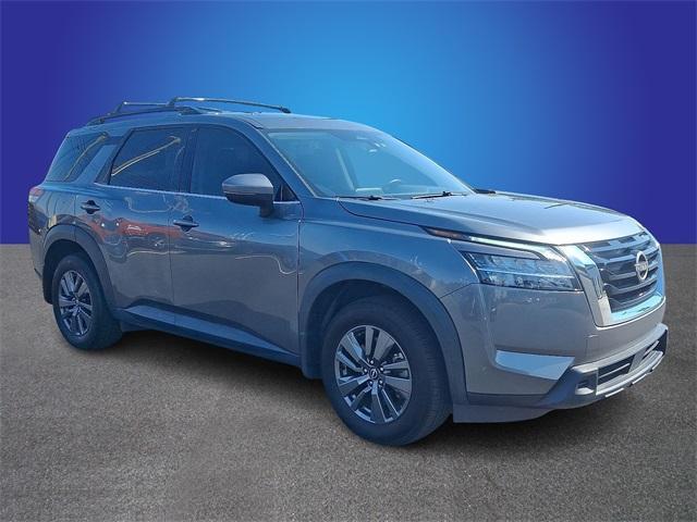 Photo of 2022 Gun Metallic Nissan Pathfinder