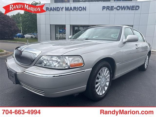 2005 Lincoln Town Car
