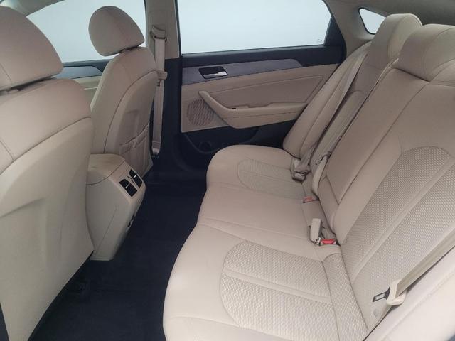 Photo of 2019 Quartz White Pearl Hyundai SONATA