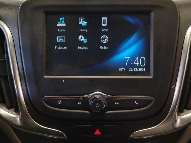 Photo of 2018 Silver Ice Metallic Chevrolet Equinox