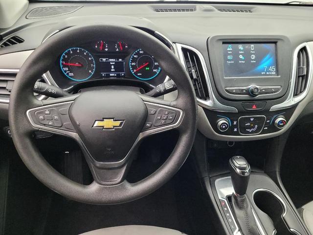 Photo of 2018 Silver Ice Metallic Chevrolet Equinox
